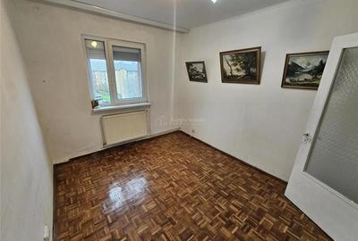 Apartament cu 3 camere decomandat în Micro II - 1