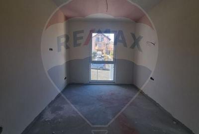 Vând Casă, in Borhanci - 9