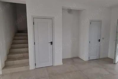 Casă cu 4 camere cu Teren 300 Mp în Central - 9