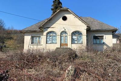 Casă cu 4 camere cu Teren 12 Mp în Tăuții-Măgherăuș