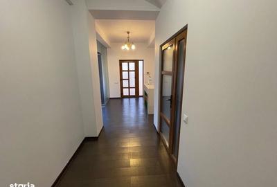 Casă cu 4 camere cu Teren 77 Mp în Drumul Sării