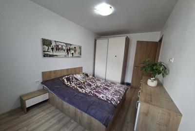 Apartament cu 2 camere decomandat, mobilat în Tractorul - 4