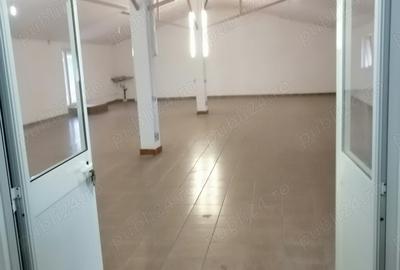 Spațiu comercial, de 150 mp, în Central - 4