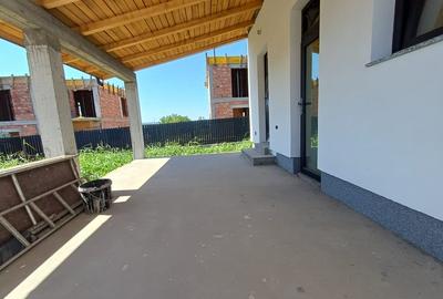 CASA 4 CAMERE , BECI , VALEA ADANCA 5 DRUMURI - 4