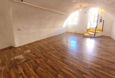 Spațiu comercial, de 40 mp, în Orașul de Jos - 2