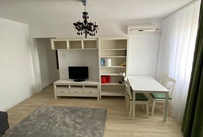 Apartament cu 2 camere nedecomandat în Casa de Cultură