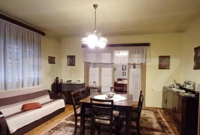 Casa renovabila cu 2 spatii comerciale, 416.6 mp, teren de 7 - 14
