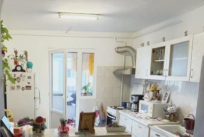 Apartament cu 3 camere decomandat în Crângași - 2