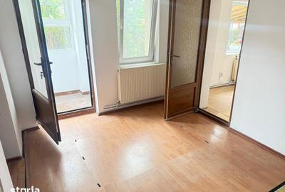 Casă cu 6 camere cu Teren 3500 Mp în Ulmi - 4