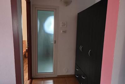 Apartament cu 3 camere semidecomandat în Central - 3