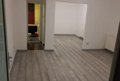 Spa?iu comercial de inchiriat. Bdul. Republicii - 6