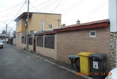 Casă cu 5 camere cu Teren 144 Mp în Rahova - 2