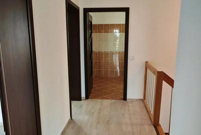 Casă cu 5 camere cu Teren 800 Mp în Central - 2