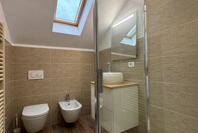 Casă individuală cu 5 camere cu Canalizare în Tractorul - 20