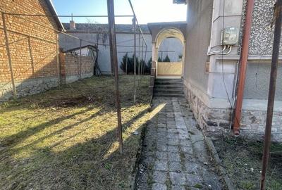 Casă cu 4 camere în Central - 2