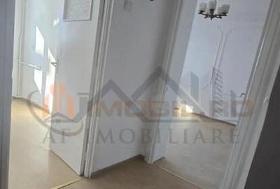 Apartament cu 2 camere semidecomandat în Podu Roș