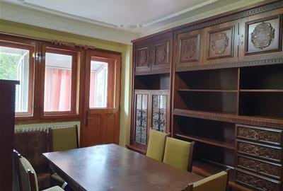 Apartament cu 3 camere decomandat, mobilat în Ultracentral
