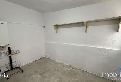 Spațiu comercial, de 40 mp, în Petros - 3