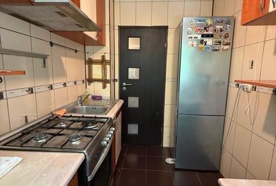Apartament cu 3 camere semidecomandat în Berceni - 3