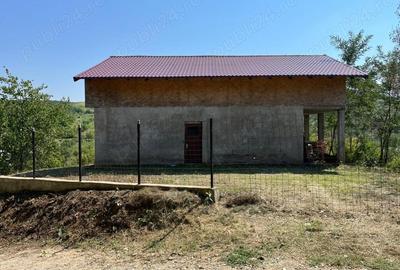 Casă cu 4 camere în Central - 1