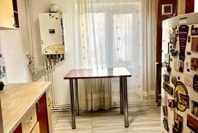 Apartament cu 3 camere decomandat în Central - 1