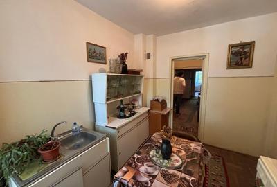 Apartament 2 Camere | Giurgiu | Necesita Renovare | Palatul Copiilor| Comision 0 - 11