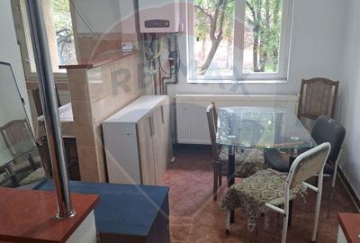 Apartament cu 3 camere, mobilat în Central - 1