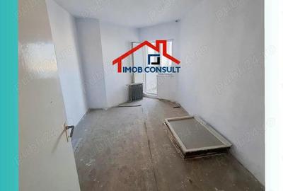Apartament cu 3 camere decomandat în Narcisa - 5