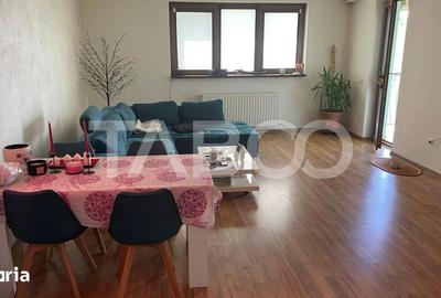 Apartament cu 3 camere decomandat, mobilat în Central