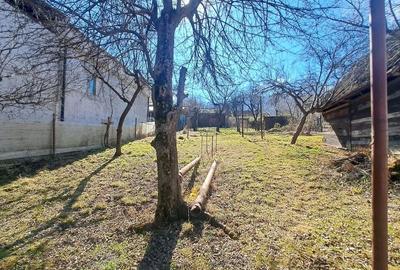 CASA CU TEREN GENEROS si acces pe doua fronturi - 3