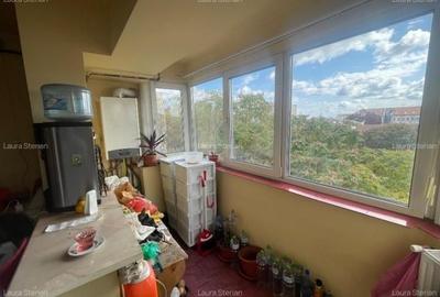 Apartament cu 3 camere decomandat în Capitol - 2