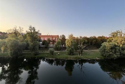 Apartament 129 mp cu vedere spre Crisul Repede si demisol independent in cladire - 1