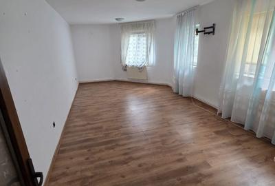 Casă cu 4 camere cu Teren 776 Mp în Unirii - 2