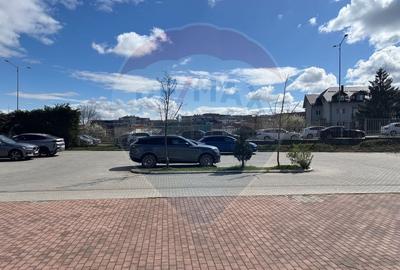 Spațiu comercial, de 1,000 mp, în Central - 9