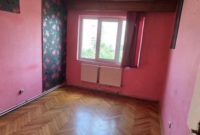 Apartament cu 3 camere în Micro 14 - 4