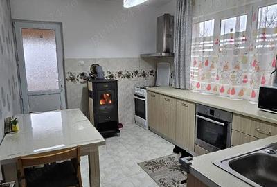 Casă cu 6 camere în Răcăuți - 2