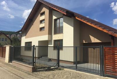 Casă individuală cu 4 camere cu Teren 495 Mp în Câmpului