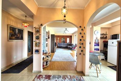 Apartament cu 3 camere decomandat în Tractorul - 6