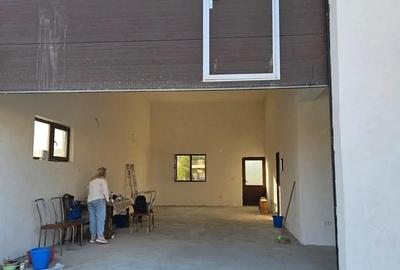 Spațiu comercial, de 600 mp, în Alunișul - 1