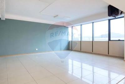 Spațiu comercial, de 1,000 mp, în Calea București - 6