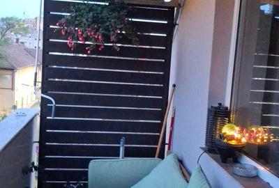 Apartament cu 3 camere decomandat în UTA - 1