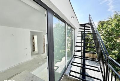 Casă cu 4 camere cu Canalizare în Central - 1