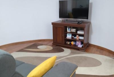 Apartament cu 3 camere decomandat în Central - 1