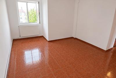Apartament cu 4 camere decomandat în Central - 4
