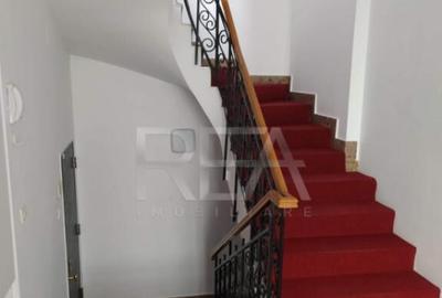 Casă cu 9 camere cu Teren 150 Mp în Parcul Circului