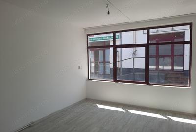 Spațiu comercial, de 30,000 mp, în Central - 8