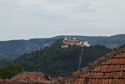Casă individuală cu 8 camere cu Canalizare în Râșnov - 3