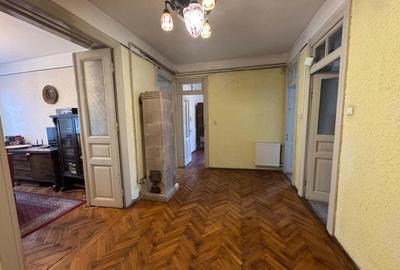 Vanzare apartament cinci camere vila D+P+2 Medicina Cotroceni - 8