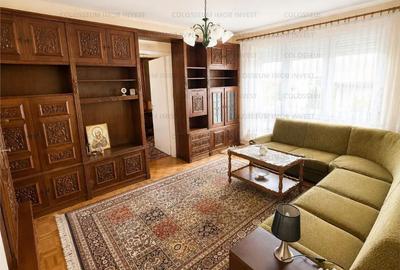 Apartament cu 3 camere decomandat în Astra