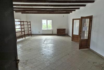 Casa de vanzare sau inchiriere in comuna Forotic pozi?ie centrala - 1